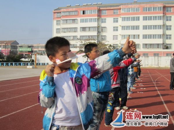 金山小学开展“橡皮筋动力飞机”模型留空计时赛