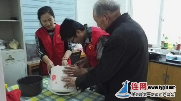 陶庵社区开展关爱空巢老人志愿者服务_连网