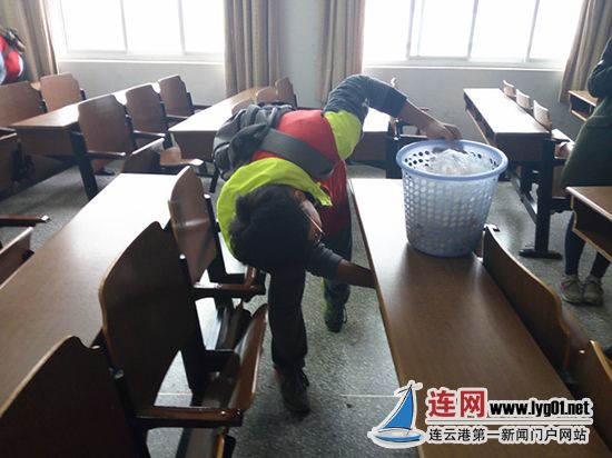 淮海工学院化学工程学院举办校园清洁活动_连