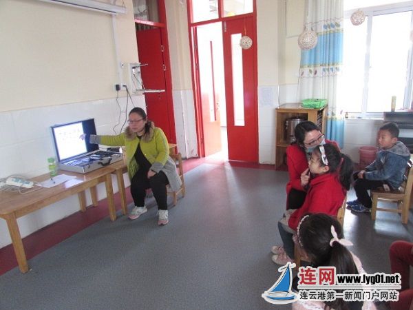 赣榆区残联到宋庄中心幼儿园进行低弱视力筛查