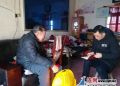 百禄镇国土所走访慰问离退休困难职工