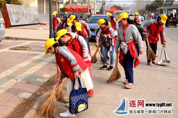 赣榆区城头小学开展保护环境卫生志愿服务活动