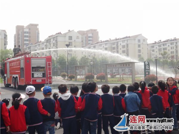 连云港市金海岸幼儿园组织大班幼儿参观消防大队