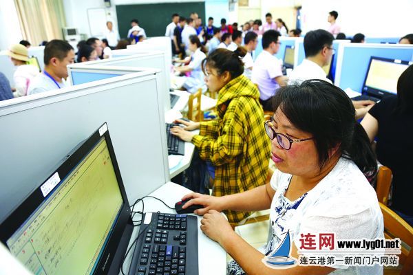 中考阅卷开放日 原来中考考卷都是这样批改的