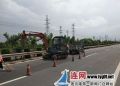 灌南公路站党员先锋队加班加点维修病害保畅通