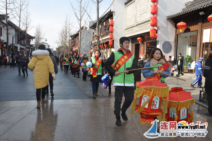 南京各地喜气洋洋庆元宵 赏非遗、吃元宵、做花灯......特色年俗活动精彩纷呈  