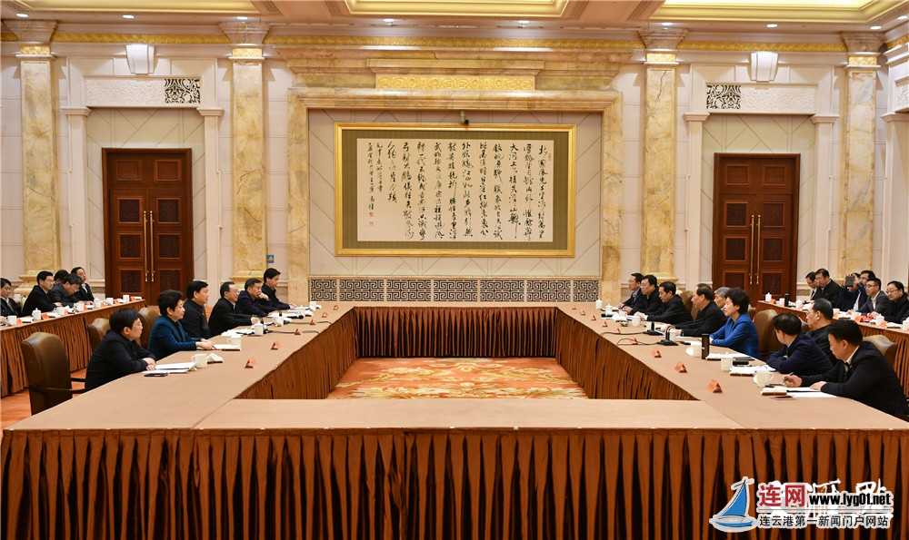 2月25日下午，江苏、宁夏两省区在南京举行座谈会，交流经济社会发展情况，共商合作发展。